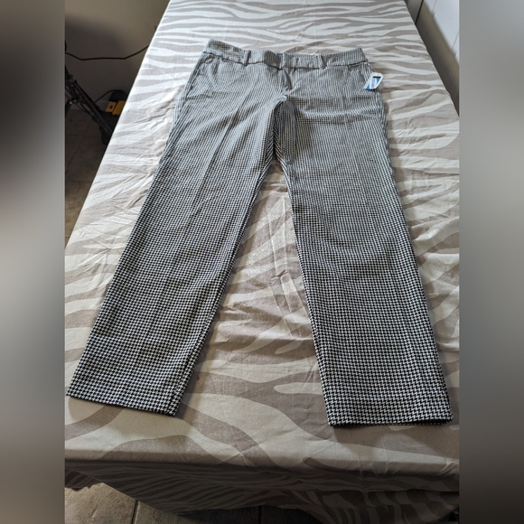 Old Navy Ankle Length Pants - Picture 1 of 7